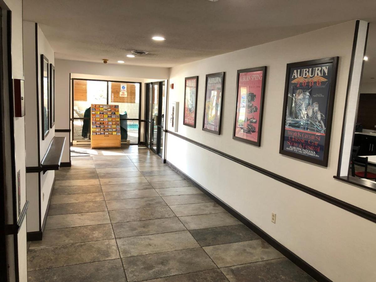 Hotel Country & By Radisson, Auburn, In